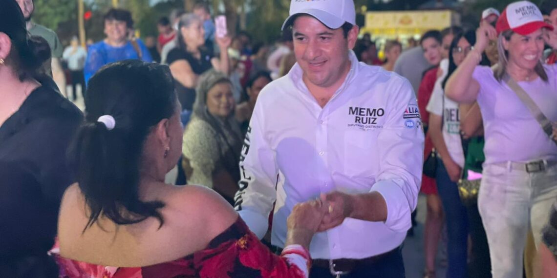Va Memo Ruiz por oficina de trámite de visas en Piedras Negras