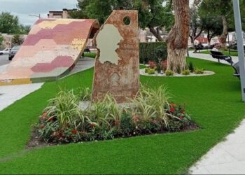 Sorpresa: 5 MDP pagó Mpio por zacate de plástico en la Gran Plaza