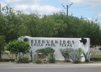 Detienen a dos mujeres de Eagle Pass por presunto fraude de 1 mdd