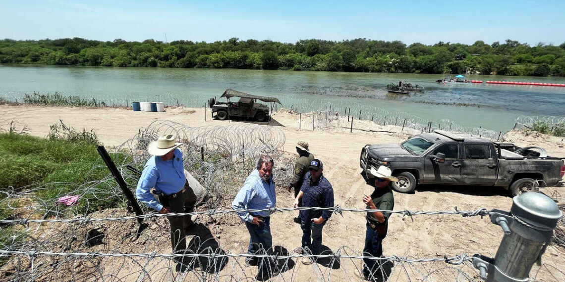 Dueño de nogalera en Eagle Pass negó permiso para instalar púas contra migrantes