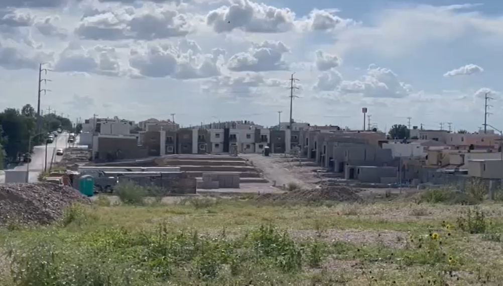 Derriban cancha en colonia Juárez y se llevan proyecto a constructora “Boodisa”