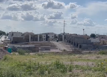 Derriban cancha en colonia Juárez y se llevan proyecto a constructora “Boodisa”