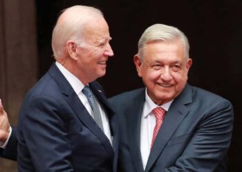 AMLO agradece a Biden por demanda contra muro flotante en el Río Bravo