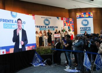 Registran a Cabeza de Vaca como aspirante a candidatura presidencial de Alianza Va por México