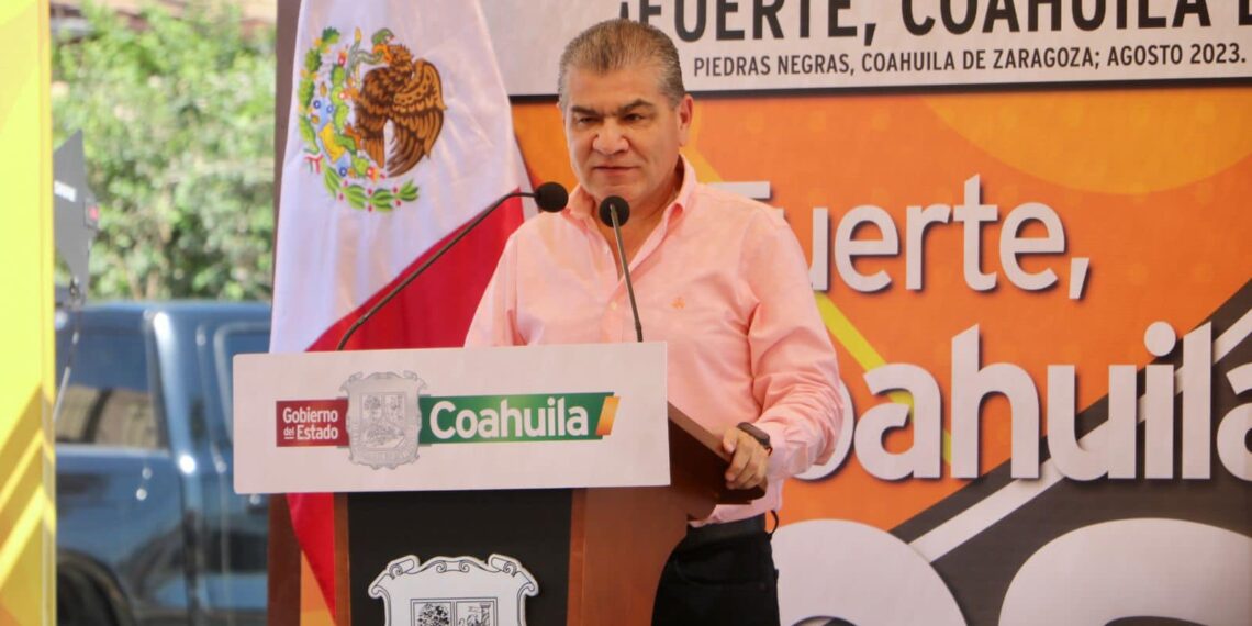 Asegura Riquelme que entablará lucha jurídica por libros de texto