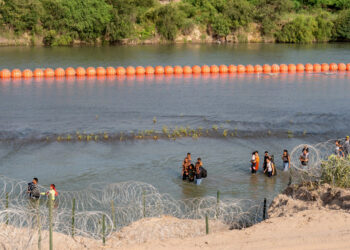 Encuentran cuerpo sin vida atorado en muro flotante del Río Bravo