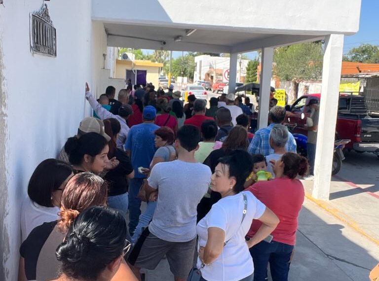 Reparación a medias en CFE provoca caos para pagar recibos