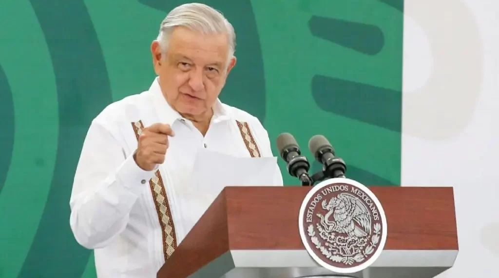 Señala AMLO en 5o Informe que espera opinión de maestros y padres de familia de Coahuila sobre libros de texto