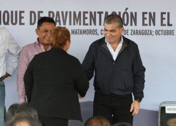 MARS DA BANDERAZO DE ARRANQUE A PAVIMENTACION EN EJIDO FLOR DE MAYO, EN MATAMOROS