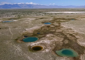 Urge AMLO detener sobreexplotación de agua en Cuatro Ciénegas