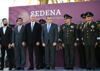 INAUGURA MARS MONUMENTO A NIÑOS HÉROES EN XI REGIÓN MILITAR