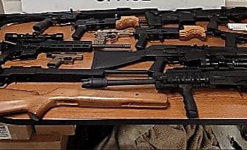 Decomisan  arsenal, cargadores y municiones en Puente Dos de Eagle Pass