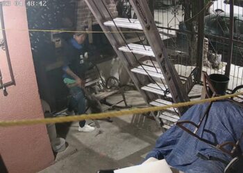Uno más; exhiben video de robo impune a vivienda de colonia Cumbres