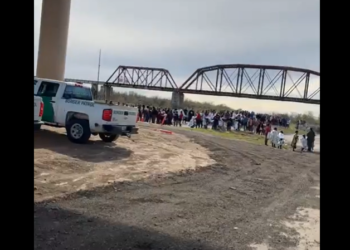 Alcalde de Eagle Pass advierte sobre riesgo de cierre de Puente Uno este jueves