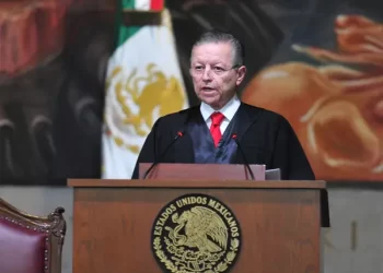 Renuncia Arturo Zaldívar como ministro de la Suprema Corte para sumarse a la 4T