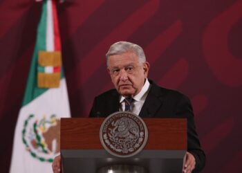 Enfrenta AMLO a Salinas Pliego por negativa a pagar 25 mil millones de pesos que adeuda de impuestos