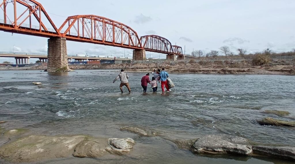 Reconoce Municipio cruce diario de cientos de migrantes a Estados Unidos por esta frontera