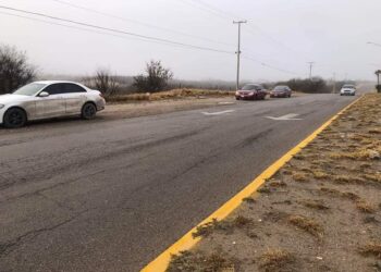 Más de 10 vehículos dañados por bache de blvd República