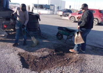 Afirma Tesorera Municipal “buen manejo” de recursos federales para baches, pese a contratos a CONBE