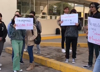 Alumnos de UAdeC  toman edificio en Torreón, para pedir se suspenda elección de rector