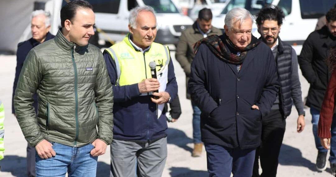 Manolo Jiménez acompaña a AMLO en supervisión de operativos de rescate en minas de Coahuila