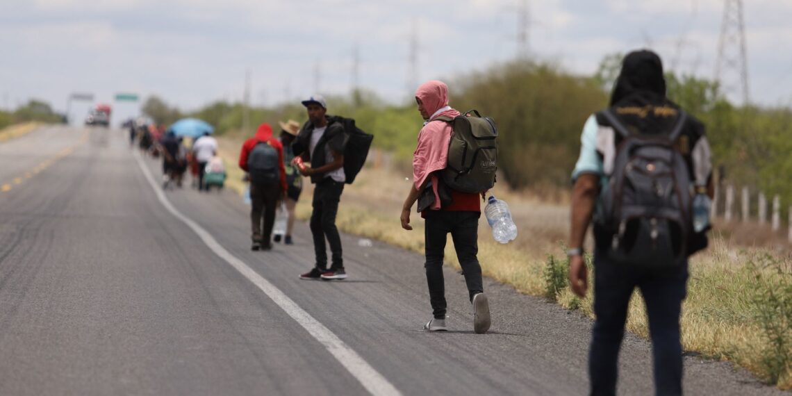 Baja 50% llegada de migrantes a frontera con EU, anuncia Gobierno Federal