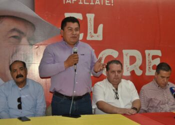 Será Lorenzo Menera suplente de Brígido Moreno en candidatura de 4T a diputación federal