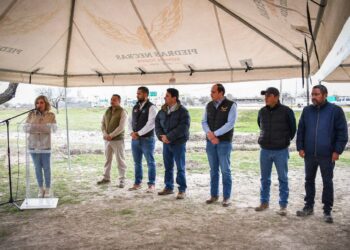Anuncia Mpio conexión de tubería de agua, obra de 23 MDP entregada sin licitación