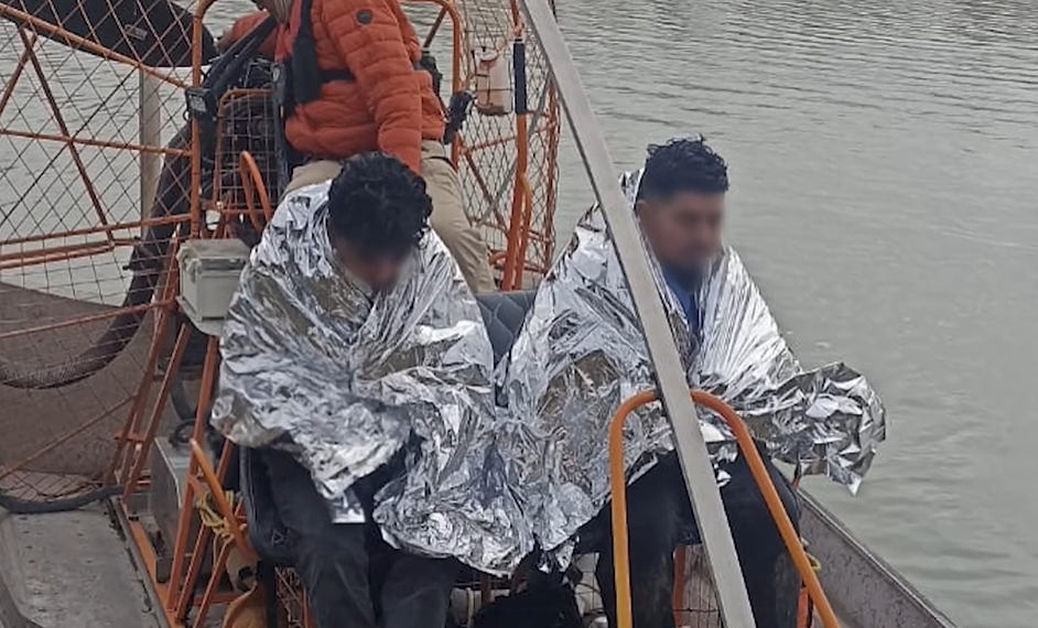 Rescatan a 2 menores migrantes abandonados en el Río Bravo en PN