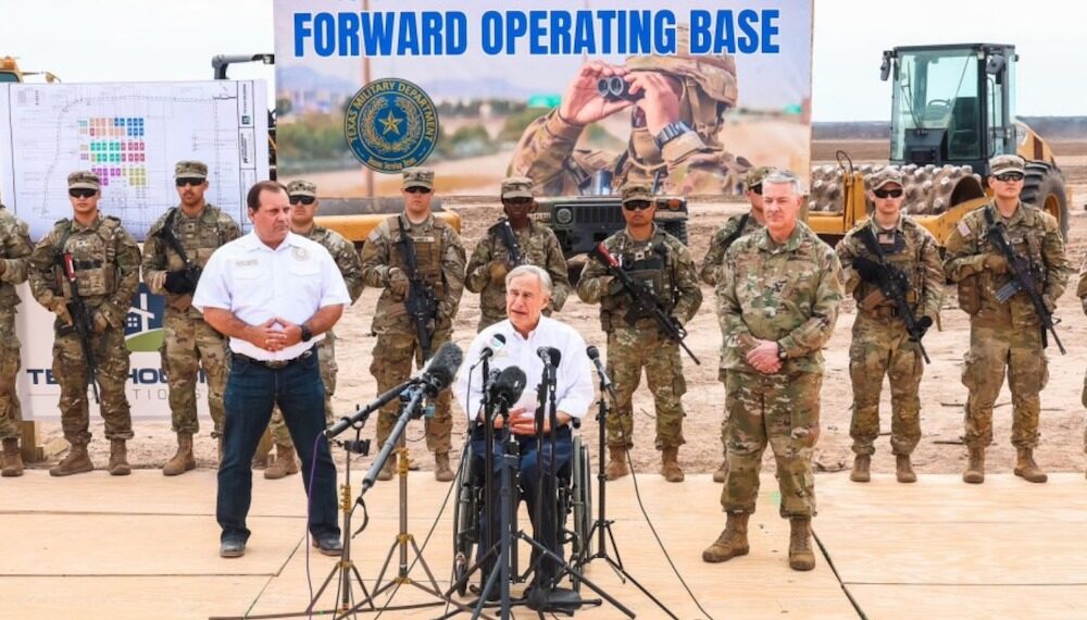 Abbott anuncia proyecto de base militar en Eagle Pass
