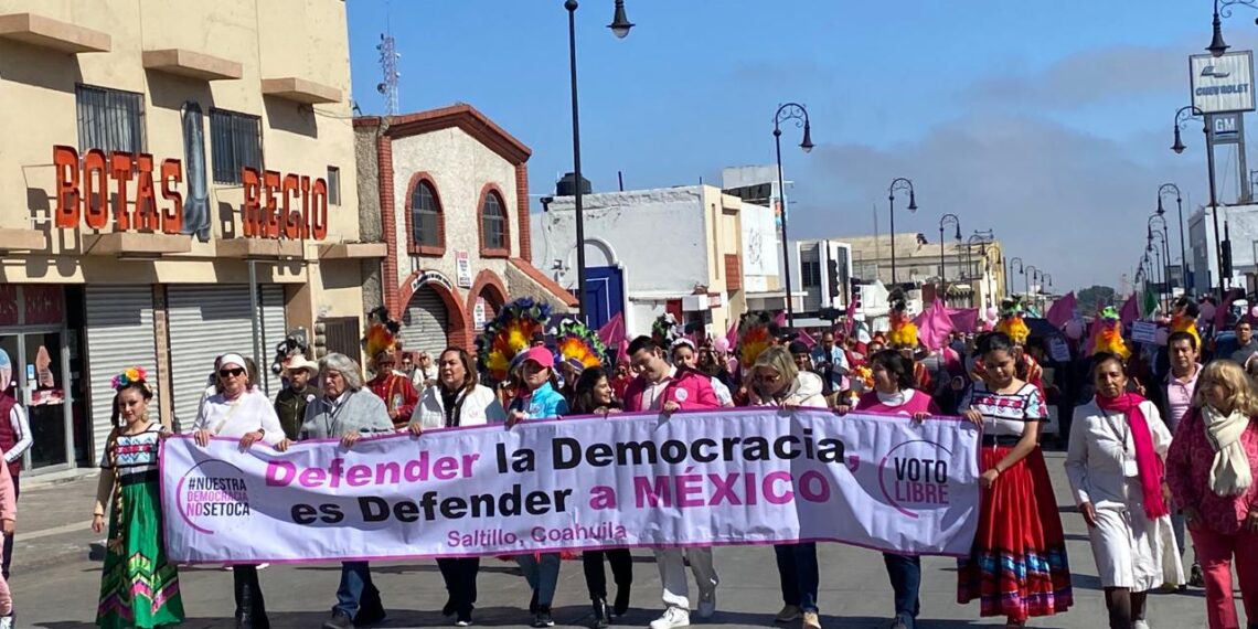 Desairan coahuilenses marcha «ciudadana»