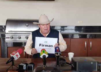 Inicia Anselmo Elizondo campaña de firmas para cambio de tarifa CFE