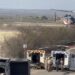 Fallecen 3 migrantes y un traficante de personas en volcadura tras persecución policial en Tx
