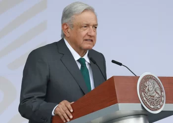 Anuncia AMLO investigación sobre descarrilamiento del Tren Maya;  “está raro”, afirma