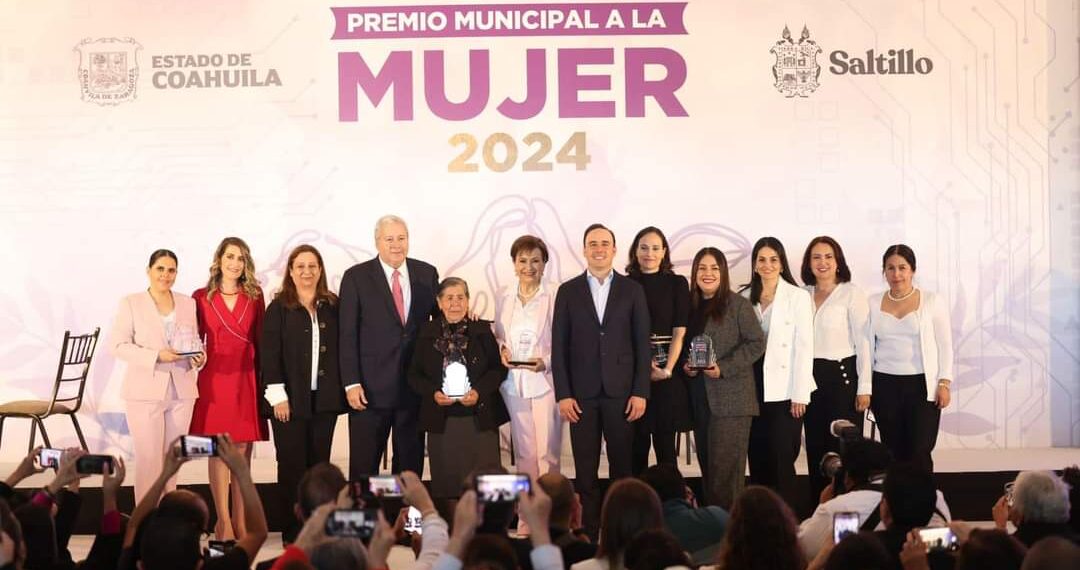 RECONOCEN MANOLO Y CHEMA A MUJERES SALTILLENSES