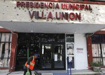 Cártel del Noreste califica como «error» ataque a Villa Unión y desmiente reportaje de NYT y Loret sobre dinero a AMLO