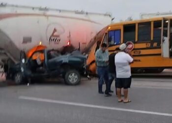 6 heridos en choque causado por tráiler en entrada a PN