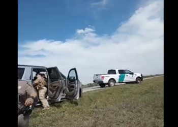 Detienen a soldado de Guardia Nacional de Tx por tráfico de migrante en vehículo oficial