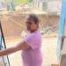Anuncia Mpio arreglo de drenaje en Col Bravo; familias al borde del barranco quedan a la deriva