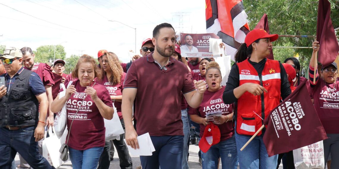 Con espectaculares falsos arrecian campaña negra contra Jacobo; “no les va a funcionar”, afirma