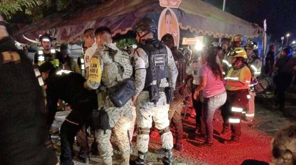 Sube a 9 el número de fallecidos al caer escenario de Máynez