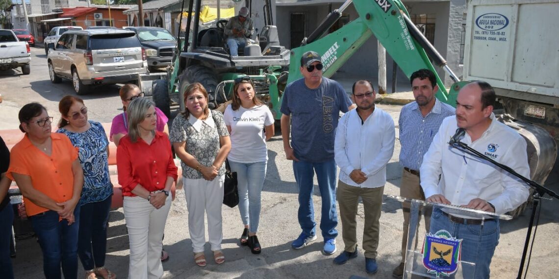 Al término de trienio Mpio inicia obra de drenaje pero no informa sobre constructoras