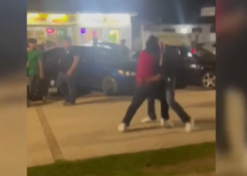 Lesionan a menor en riña en Macroplaza