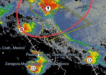 Vórtice de tornado pasa este martes cerca de Piedras Negras