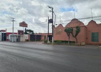 Encuentran a niño ruso abandonado en hotel de PN