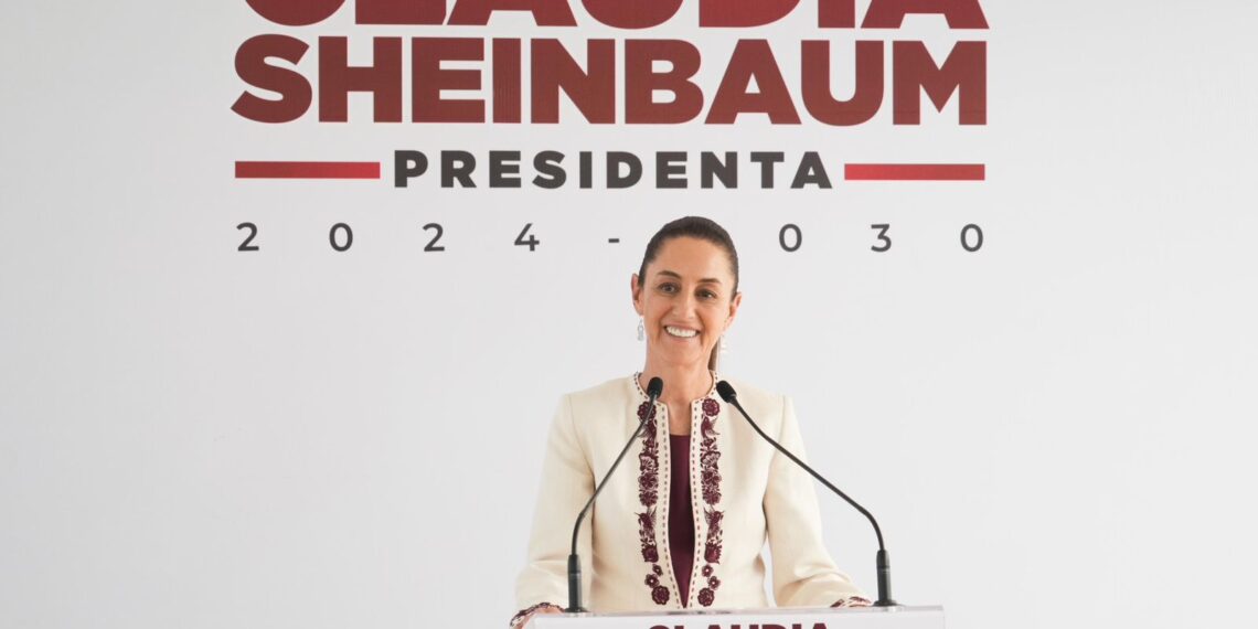 Destaca Sheinbaum que mujeres indígenas serán las primeras en recibir pensión de 60 a 64 años