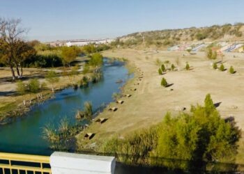 Pérdida del Río Escondido entre sobreexplotación de acuífero y operación de cervecera