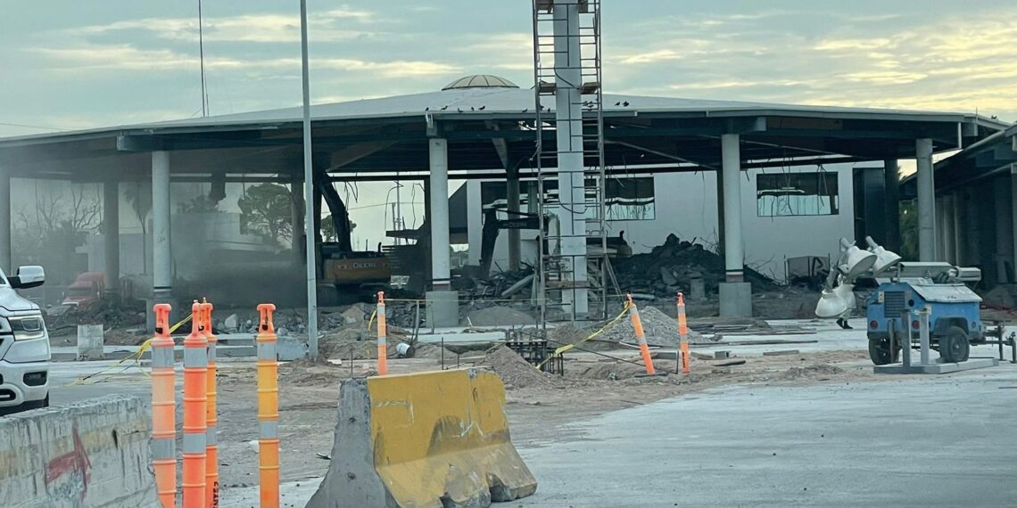 Demuelen edificio federal en Puente Dos por modernización de Aduana
