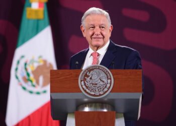 Anuncia AMLO decreto para atención de emergencias en cualquier hospital público