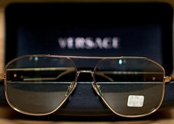 Lentes de la reconocida marca Versace, disponibles en Óptica Krystal
